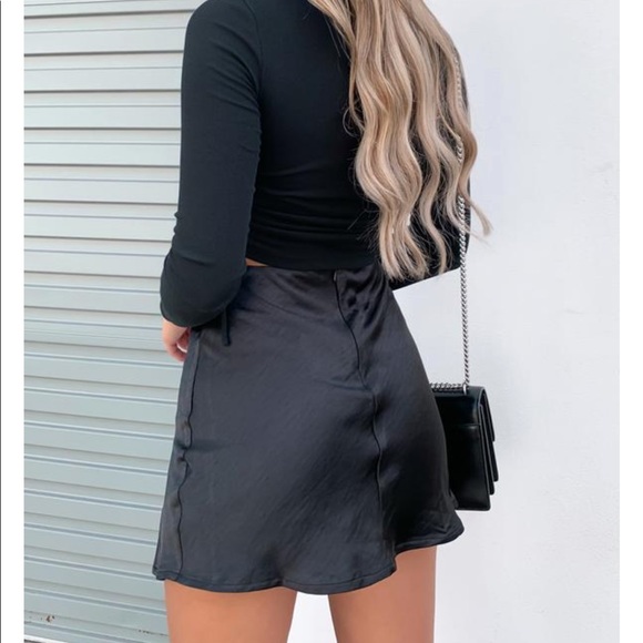 High Maintenance Mini Satin Slit Skirt Black NWT - Picture 6 of 6